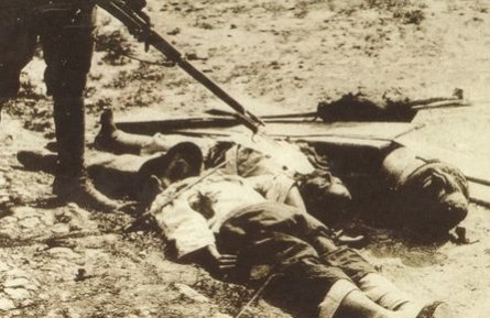 日軍刺殺中國人_副本.jpg